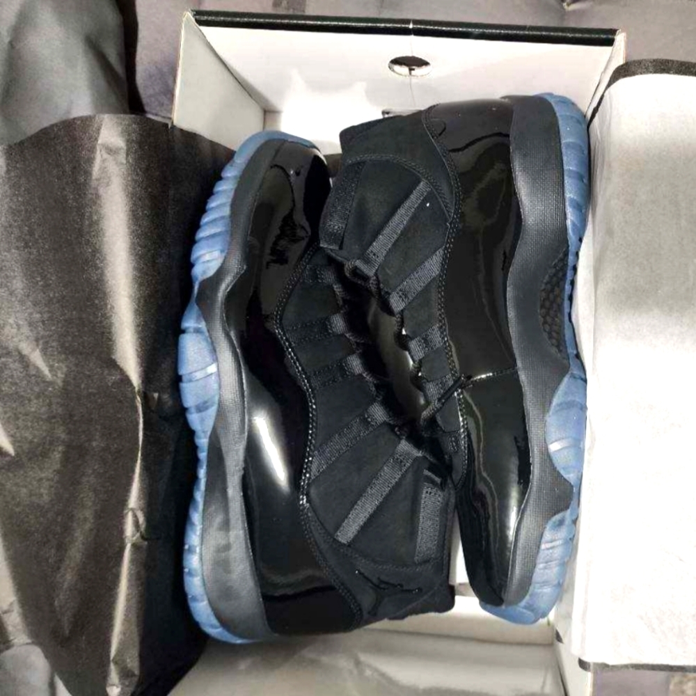 Jordan retro cap n gown